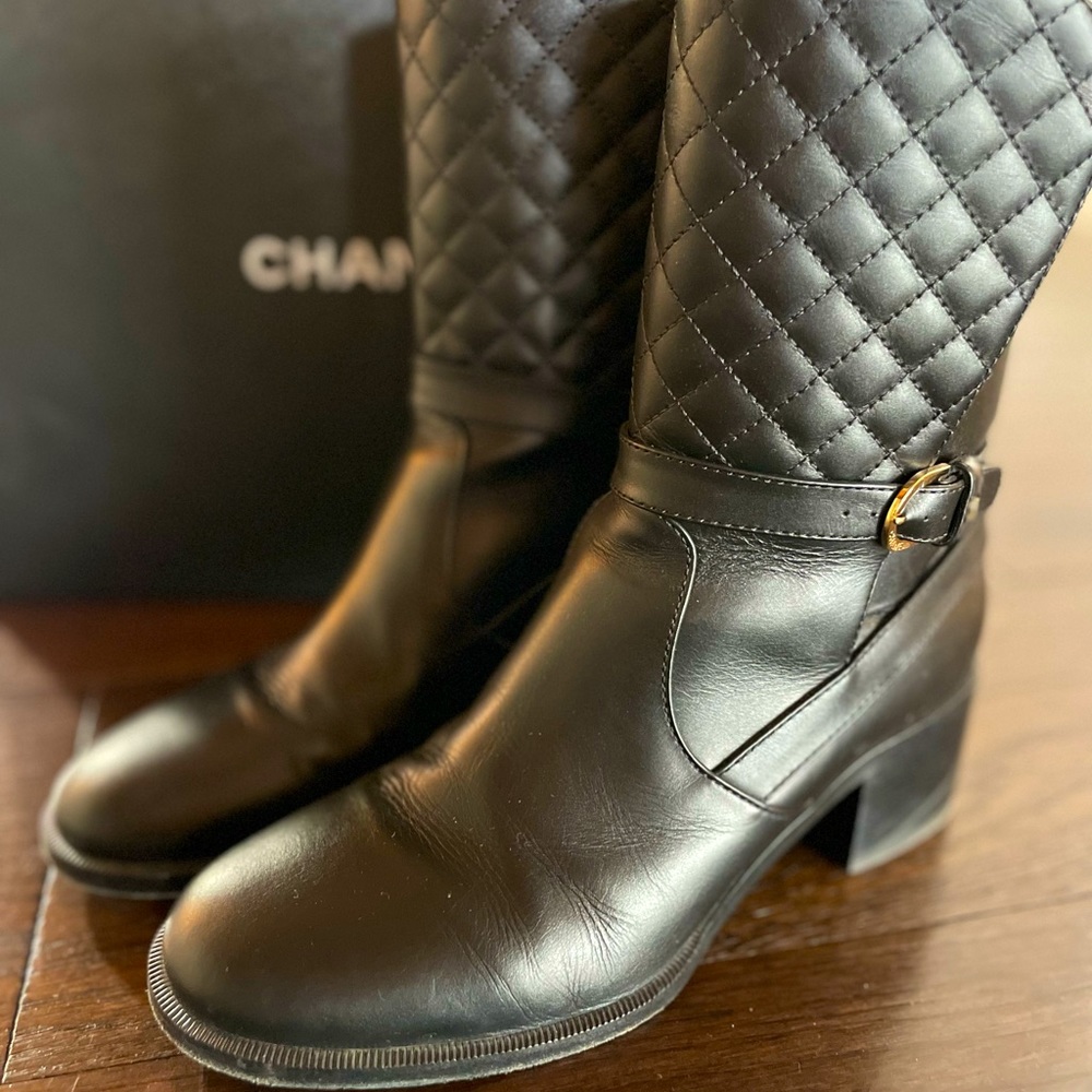 CHANEL Short boot super cute!!